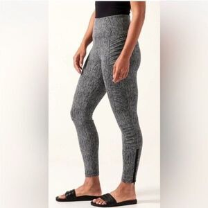 Athleta Delancey Textured Moto Tight  Black/White Size Medium